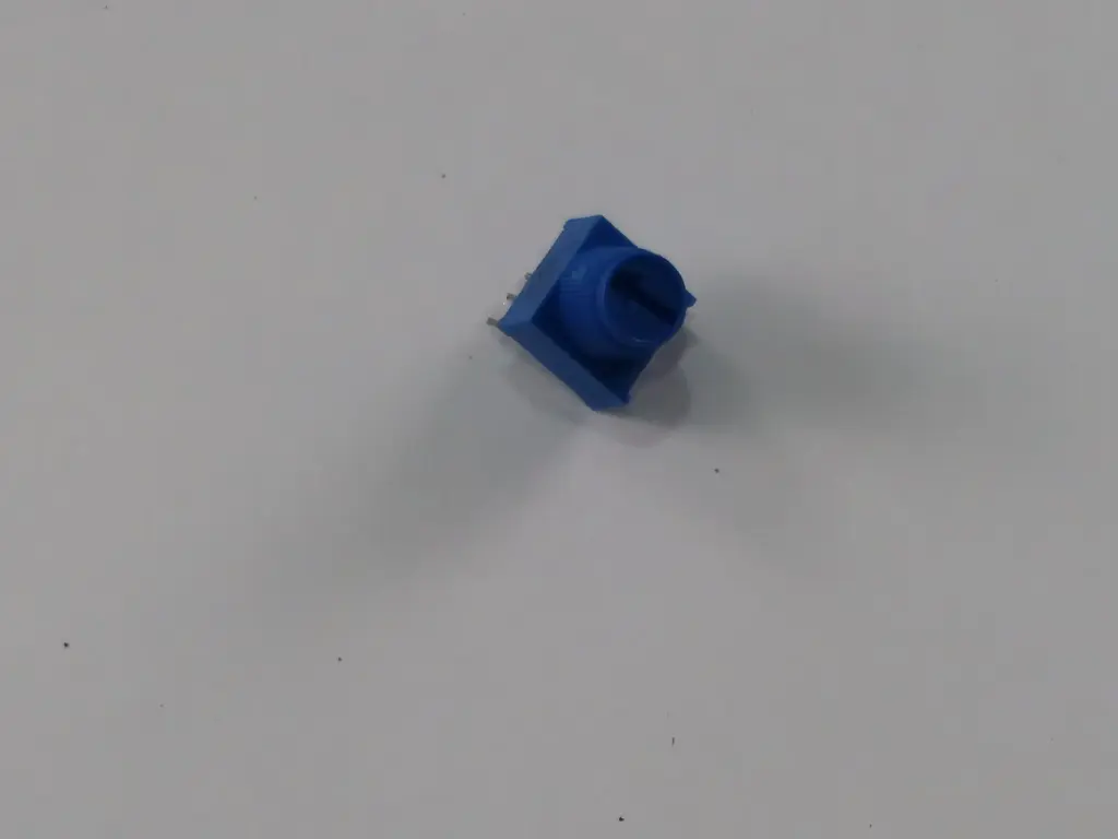 Potenciómetro com fuso de ajuste (Trimpot)