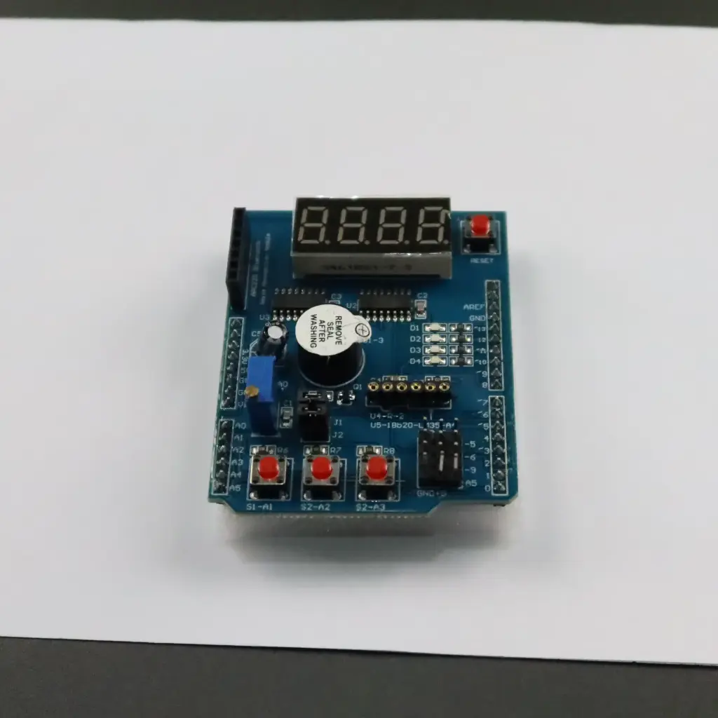 Placa de expansão multifunções compatível com Arduino