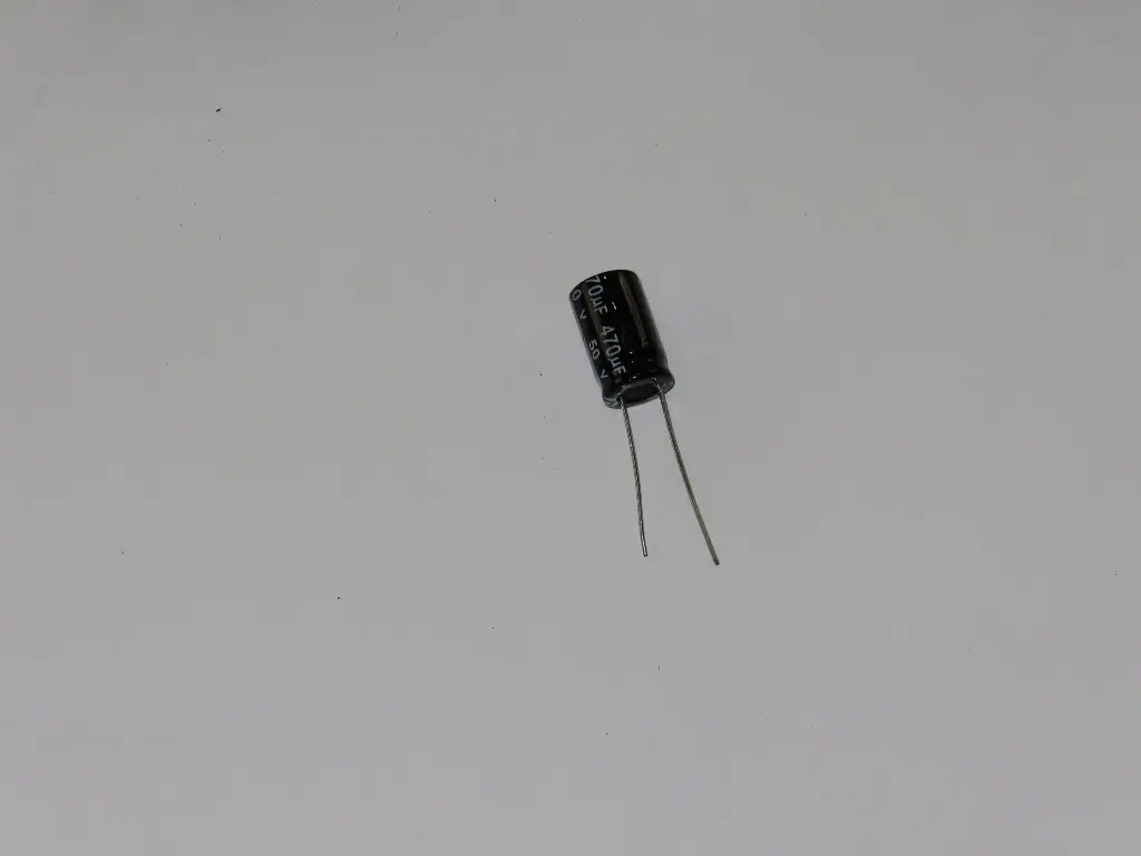 Condensador 470uF eletrolítico