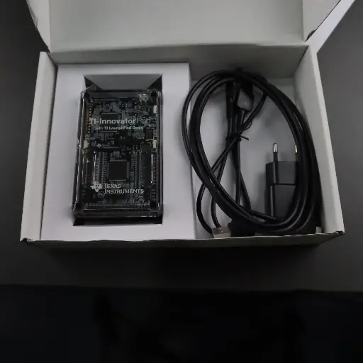 [ST.FT26_4] TI - Innovator Hub Kit, com 3 cabos e carregador