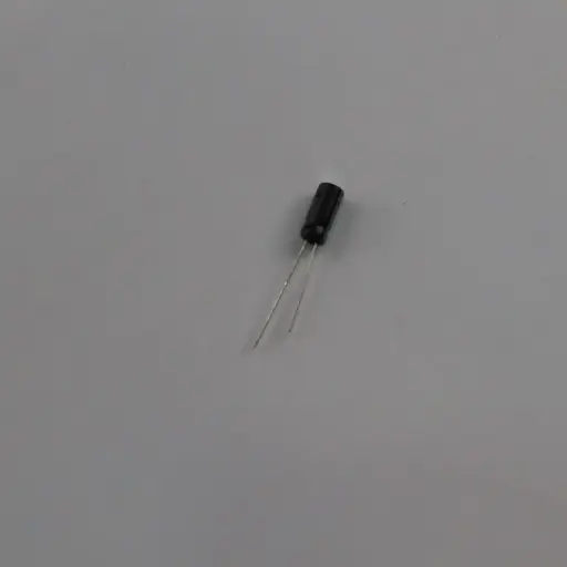 [ST.FT26_4, CAP10] TI - Condensador 10 μF